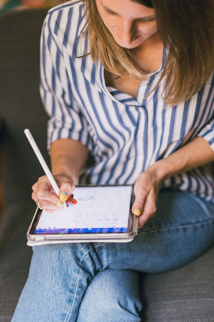 Online matematika oktatás. Online korrepetálás. Matek korrep. Matematika korrepetálás online. Érthető matematika oktatás.